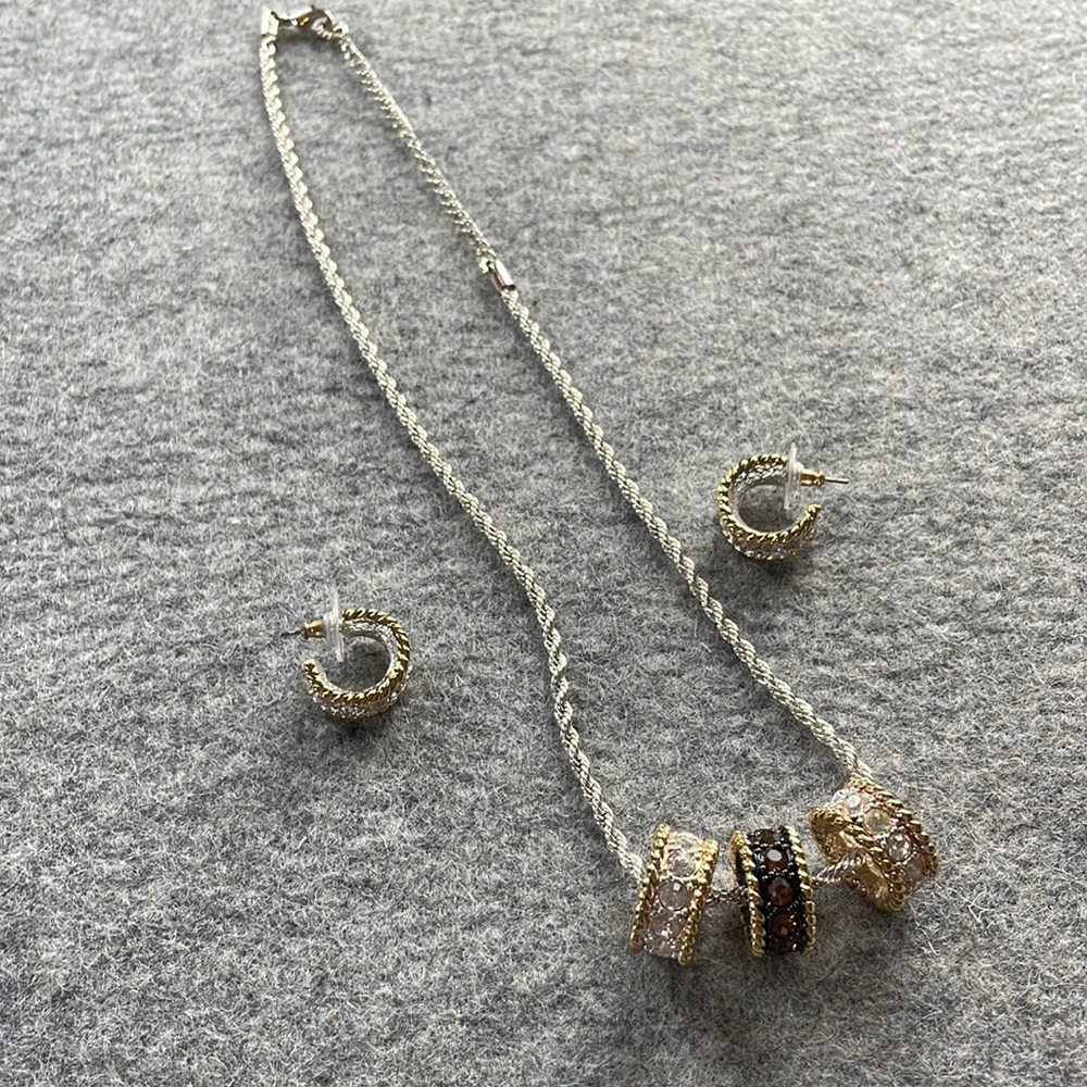 Sterling silver twisted necklace 3 jewel ring’s & earrings
